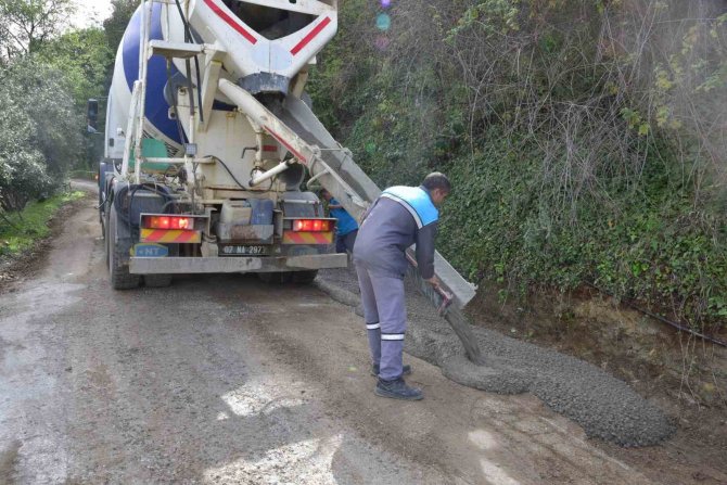 Alanya’da Şarampol Betonlama Çalışması Devam Ediyor