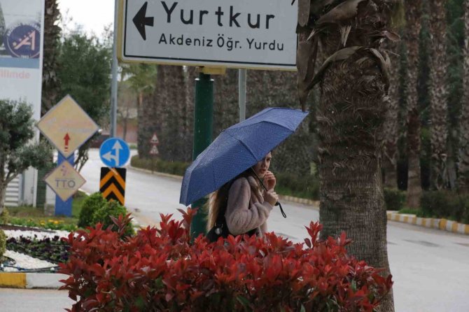 Nijeryalı Vatandaşın Unuttuğu Valiz Polisi Alarma Geçirdi