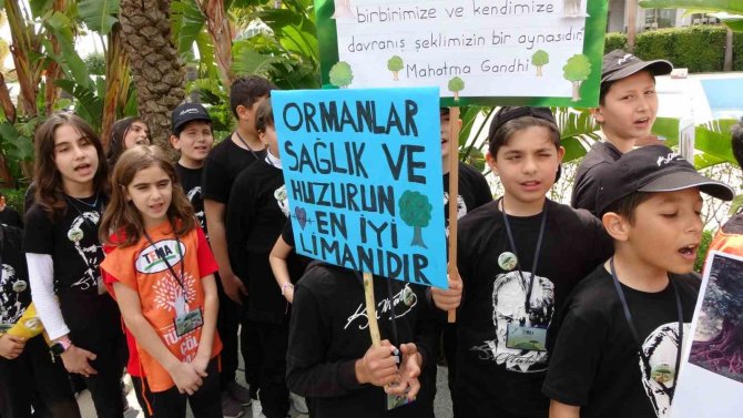 Depremzede Öğrenciler Gönüllerince Bir Gün Geçirdi