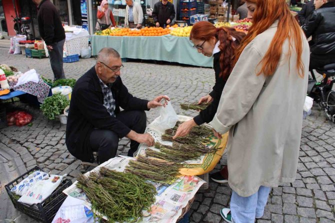 Aydın’ın Acı Otu, Fiyatıyla Da Görenlerin Yüzünü Buruşturuyor