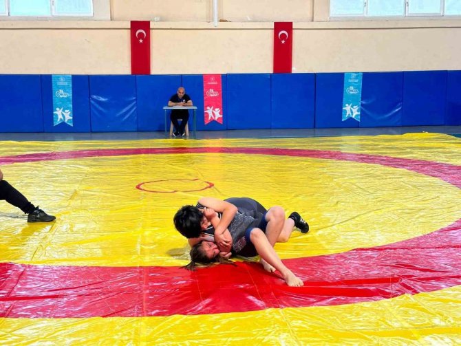 Türkiye Güreş Şampiyonası’nda 09 Eğitim Ve Kültür Spor Kulübü Aydın’ı Temsil Edecek