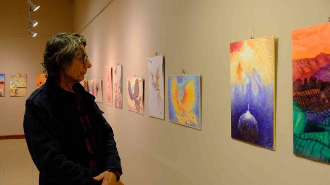 Kağıt Ve Kalemin Düeti İsimli Sergi Ayvalık’ta Açıldı