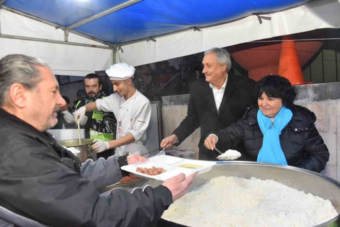 Başkan Bakkalcıoğlu Ramazan Ayının İlk Orucunu İftar Çadırında Açtı