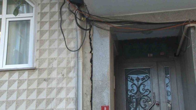 Bayrampaşa’da Çöken Bahçe Duvarı Havadan Görüntülendi