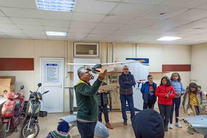 ‘İ̇nsansız Hava Aracı Kompozit Eğitimi’ Verildi