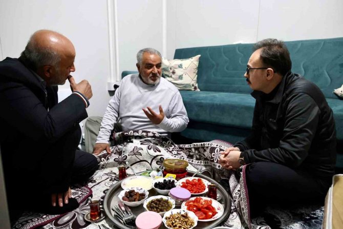 Vali Kızılkaya Sahurunu Konteynır Kentte Yaptı