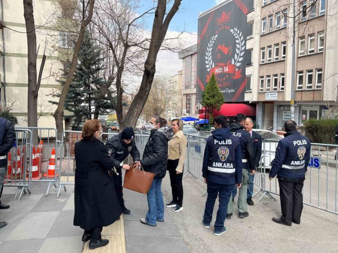 Cumhurbaşkanı Adaylarından 11’i İçin 100 Bin İmza Sürecinde Üçüncü Gün