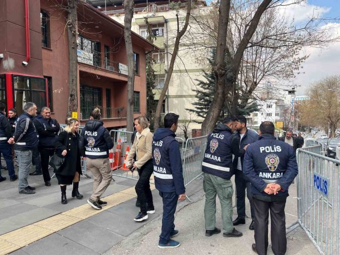 Cumhurbaşkanı Adaylarından 11’i İçin 100 Bin İmza Sürecinde Üçüncü Gün