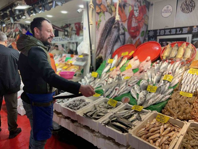 Balıkçılardan Uyarı: “Balık Yemek İsteyen Vatandaşlar Son Bir Ayı İyi Değerlendirsinler”