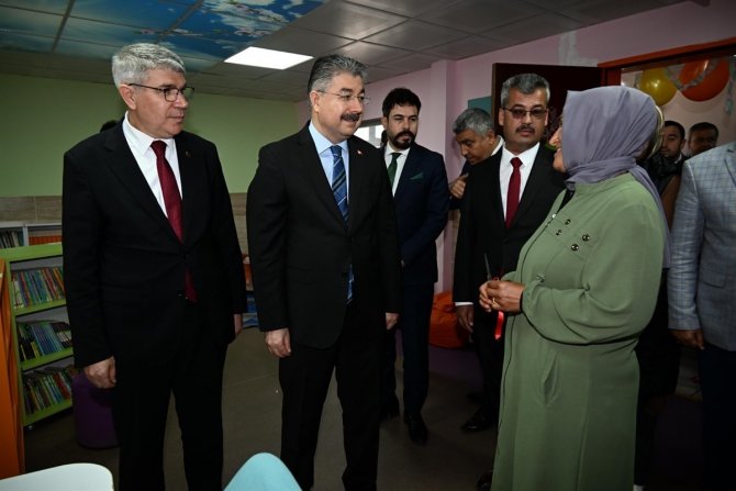 Depremde Hayatını Kaybeden Öğretmenin Adı Okulundaki Kütüphanede Yaşayacak