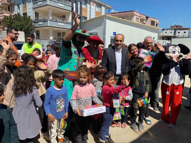 Arnavutköy Belediyesi’nin Hatay’da Kurduğu ’Kardeşlik Mahallesi’nde’ İlk Sahur Ve İftar Yapıldı
