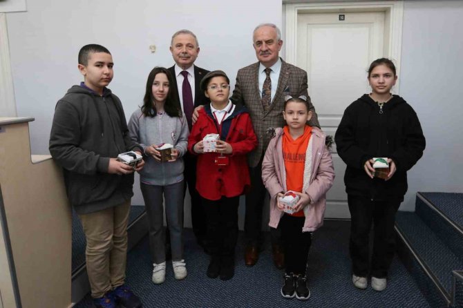 Yarışmada Dereceye Giren Öğrencilere Başkan Aygün’den Ödül