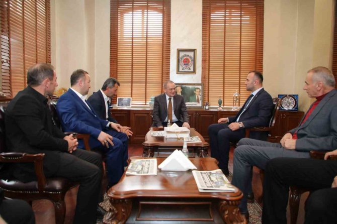 Başkan Özdemir: "Amacımız Ve Önceliğimiz Halka Hizmet Götürmek"