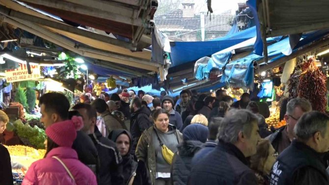 Ramazan Ayının Vazgeçilmezi Hurma Tezgâhlarda Yerini Aldı