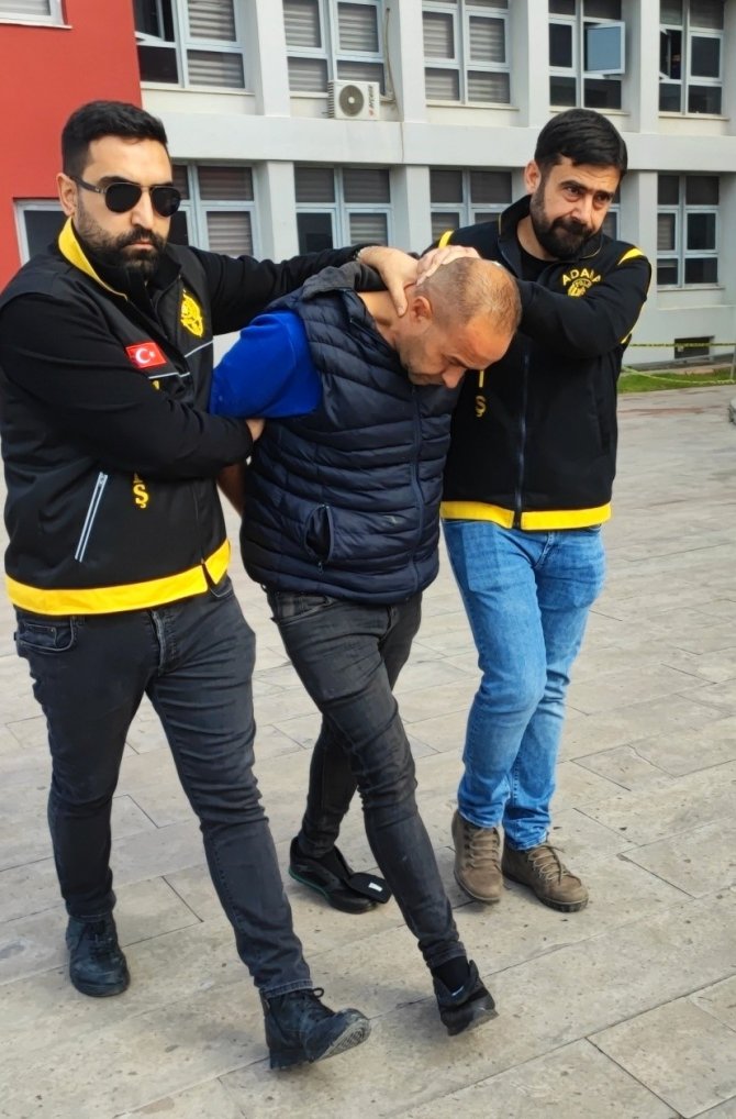 Karısının Boğazını Kendisini Aldattığını Düşündüğü İçin Kesmiş