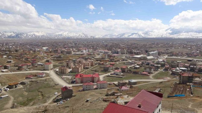 İ̇ran’daki Deprem Yüksekova’da Da Hissedildi