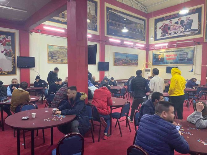 "Kolpaçino Kumarhanesi"ne Operasyon