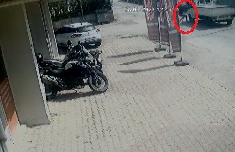 İ̇zmir’de Silahlı Saldırı Güvenlik Kamerasında
