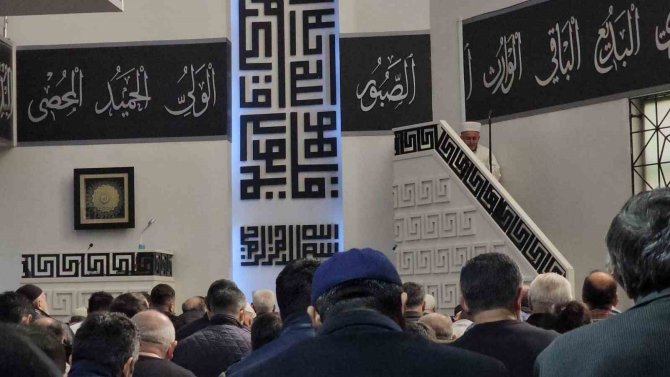 Karabük’te Ramazanın İlk Cuma’sında Cami Ve Mescitler Doldu