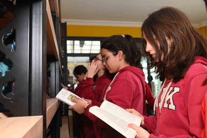 Karesi Belediyesi’nden Bilsem’e Kütüphane