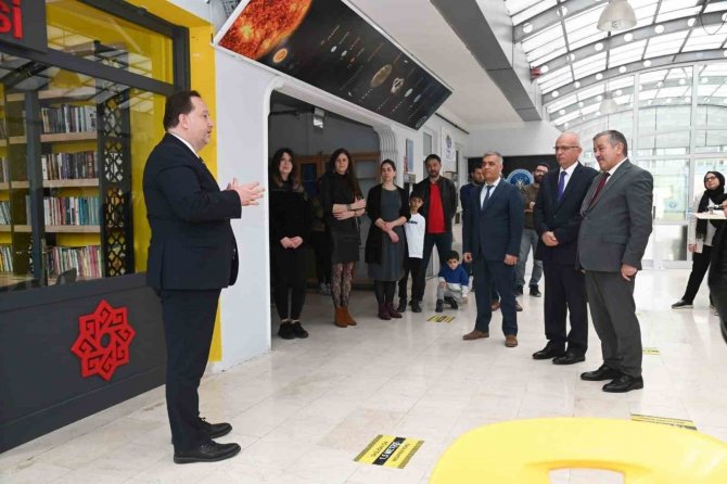 Karesi Belediyesi’nden Bilsem’e Kütüphane