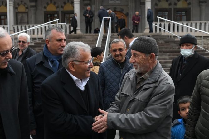Başkan Büyükkılıç, Melikgazi Ve Hacılar’da Vatandaşla Buluştu