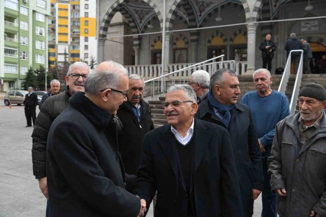 Başkan Büyükkılıç, Melikgazi Ve Hacılar’da Vatandaşla Buluştu