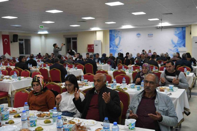 Başkan Büyükkılıç, İlk İftarını Memleketi Develi’de Açtı