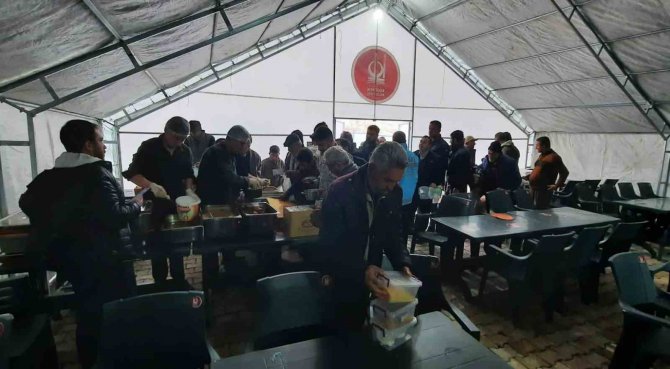 İ̇lk Oruçlar Keçiören Belediyesi İftar Çadırlarında Açıldı