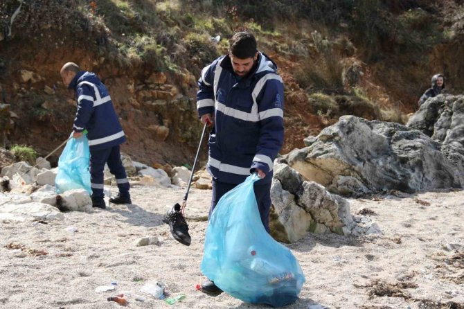 O Koydan Çok Sayıda Plastik Toplandı