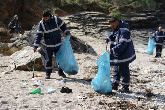 O Koydan Çok Sayıda Plastik Toplandı
