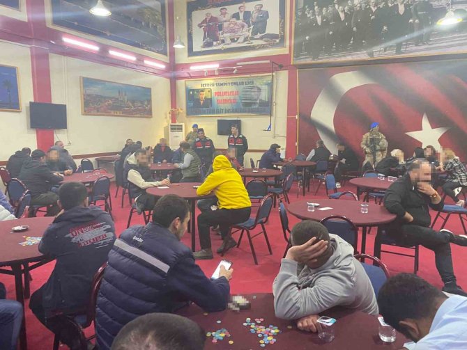 "Kolpaçino Kumarhanesi"ne Operasyon