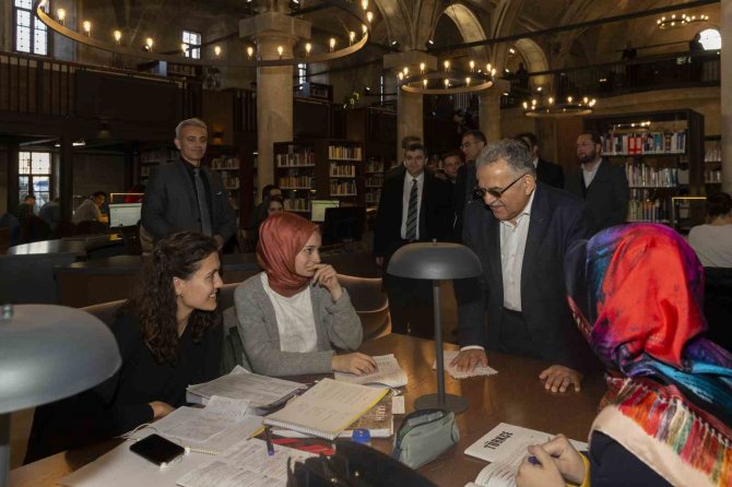 Büyükşehir Kütüphaneleri İlk 3 Ayda 700 Bin Ziyaretçi Ağırladı