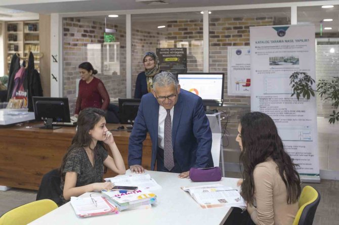 Büyükşehir Kütüphaneleri İlk 3 Ayda 700 Bin Ziyaretçi Ağırladı