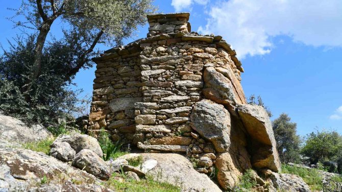 Söke’nin Terk Edilmiş Köyleri Zamana Direniyor