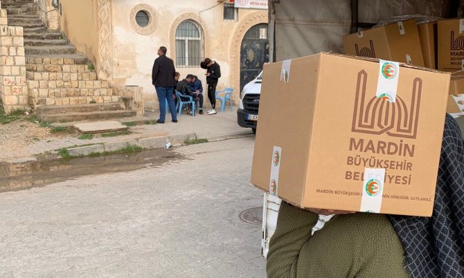 Mardin’de Tespit Edilen 50 Bin Aileye Gıda Kolisi Dağıtımına Başlandı