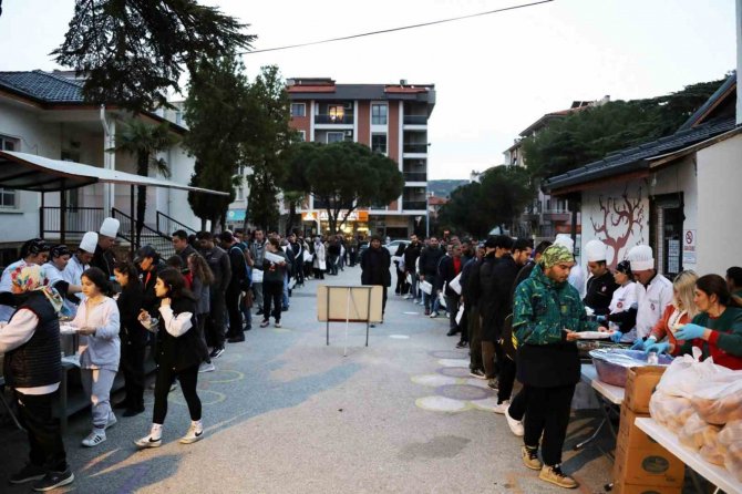 Menteşe Belediyesi Ramazan Çadırında İlk İftar