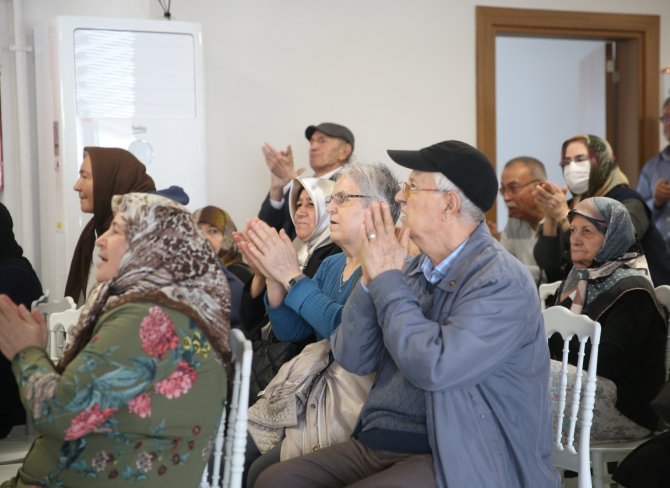 Mezkezefendi’de Yaşlılar Kendileri İçin Hazırlanan Etkinlikte Eğlendi