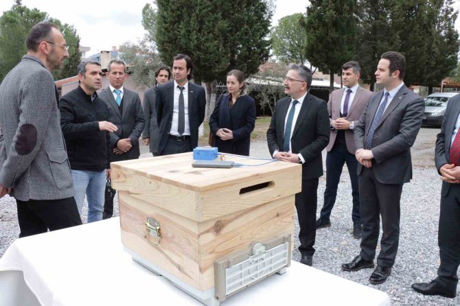 Muğla’da Meslek Liseleri Akıllı Kovan Üretti