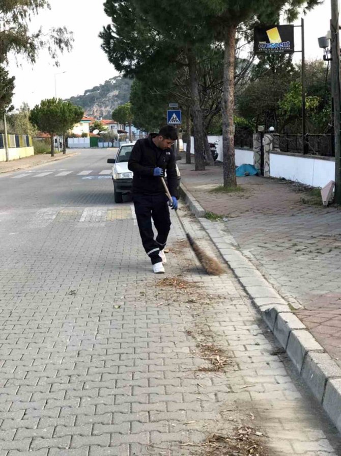 Ortaca’da Çevre Temizlik Ve Düzenlemesi Devam Ediyor