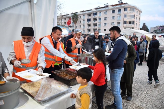Altındağ Belediyesinden Osmaniye’de Depremzedelere İftar