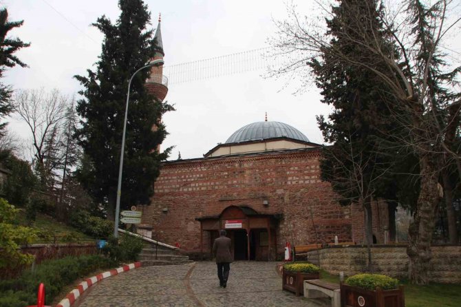 Orhan Gazi Tarafından Yapılan 691 Yıllık Camide Ramazan Heyecanı