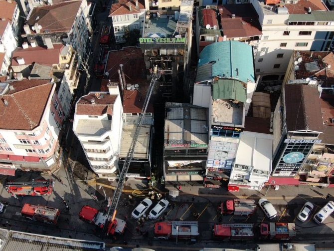 Pendik’te Yangında İki Kişinin Hayatını Kaybettiği Otel Havadan Görüntülendi