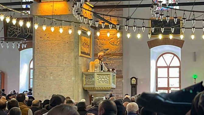 Ramazan Ayının İlk Cuma Namazı Kılındı