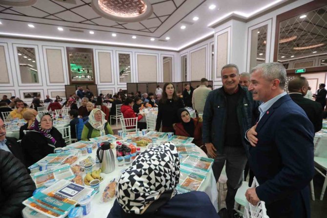 Tahmazoğlu İlk İftarını Şehit Aileleri Ve Gazilerle Açtı