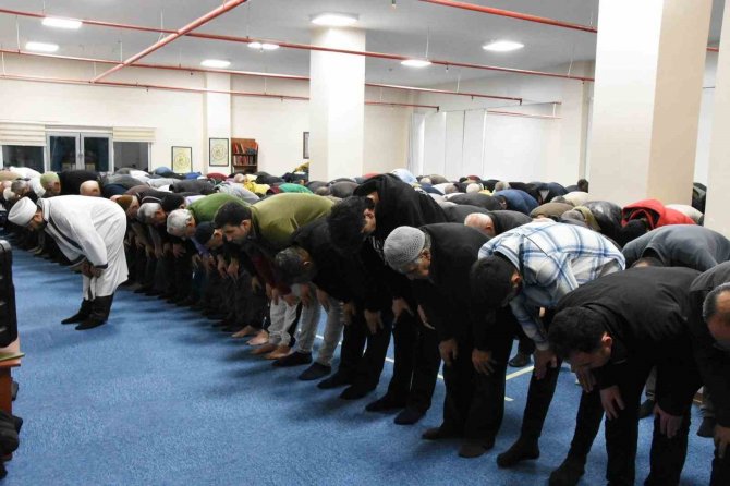 Kyk Yurtlarındaki Depremzedelere Ramazan Davulu Sürprizi