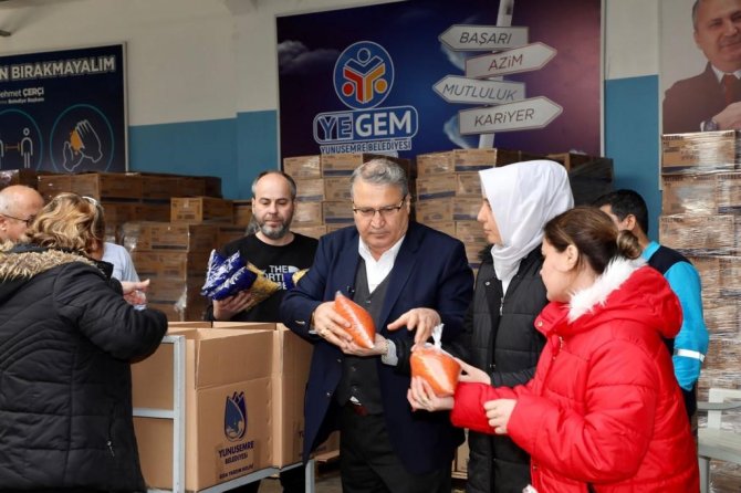 Yunusemre’de Erzak Kolileri Hazır