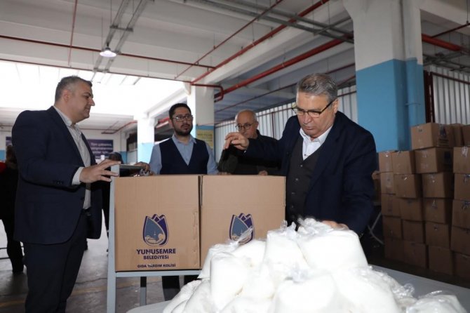 Yunusemre’de Erzak Kolileri Hazır