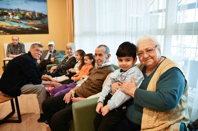 Büyükler Ve Küçükler Gönüllerince Eğlendi