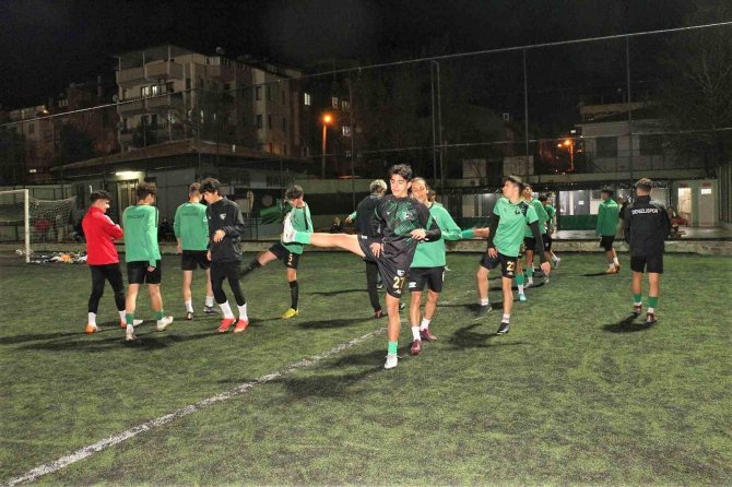 U17’de Play Off’u Garantileyen Genç Horozlar, Altay’a Konuk Oluyor
